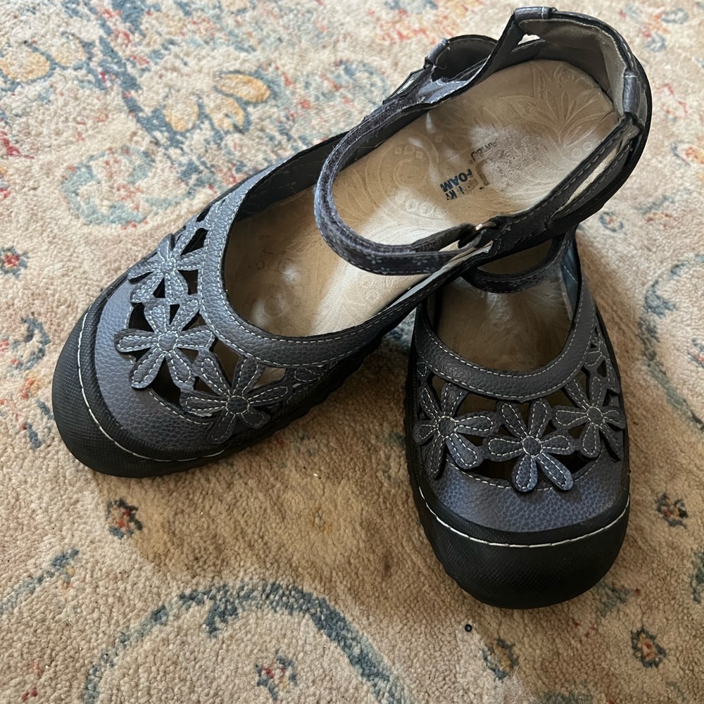 JBU Mary Jane style shoes